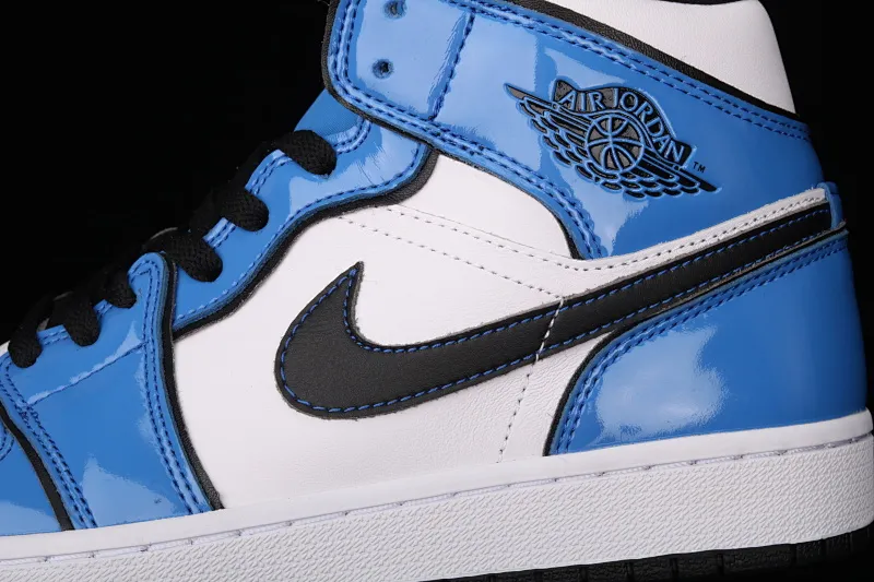 All categories Air Jordan Jordan series basketball shoes Air Jordan 1 Mid Air Jordan 1 Mid AJ1 Joe 1 patent leather white and blue Zhongbang basketball shoes DD6834-402